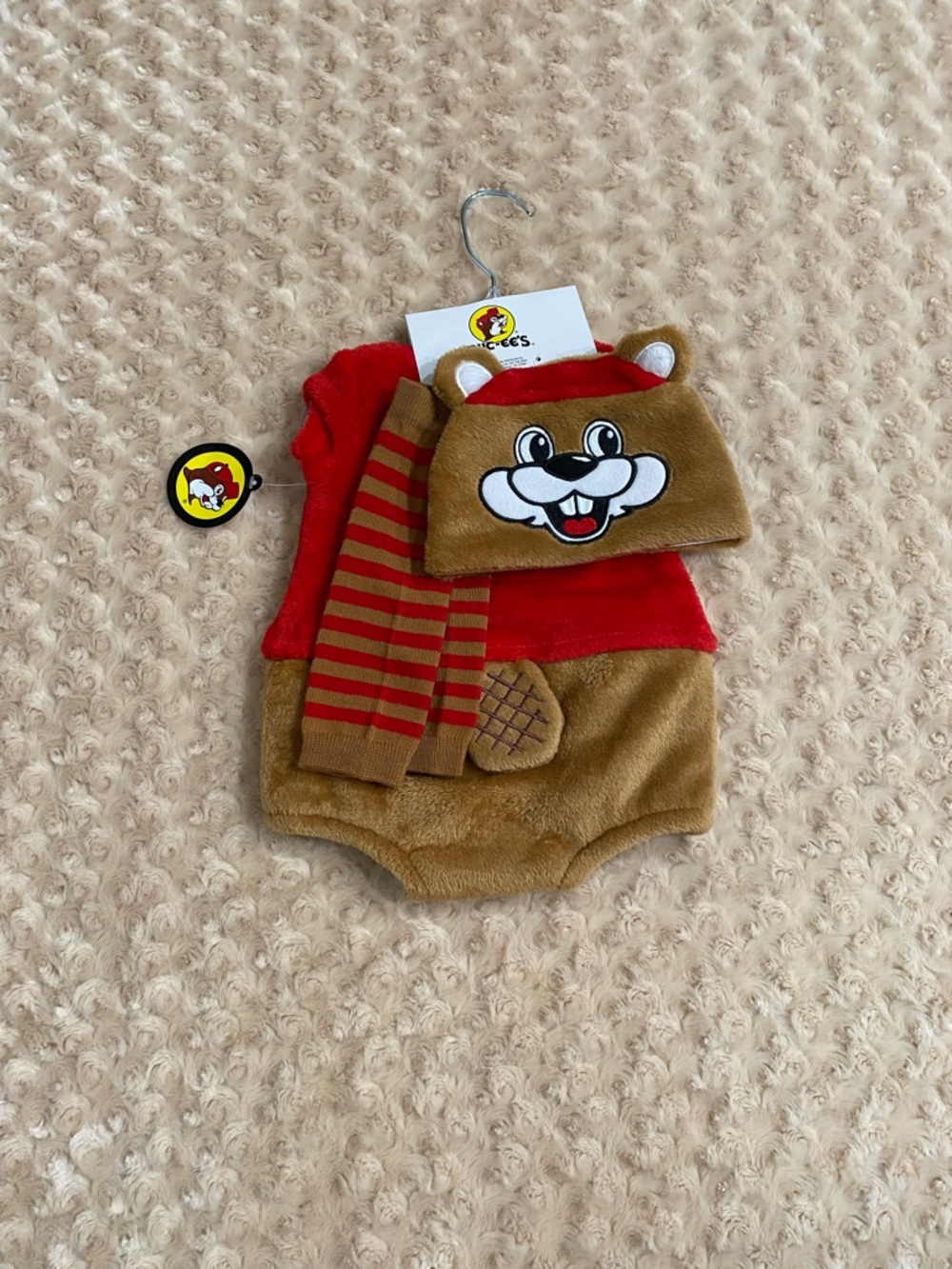 New Buc-ee's 3-piece 6M beaver onesie, fuzzy rompers,with hat,socks